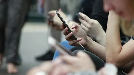 Social media reshapes Australians' shopping habits